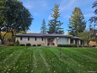 6701 Yarborough Drive, Shelby, MI 48316