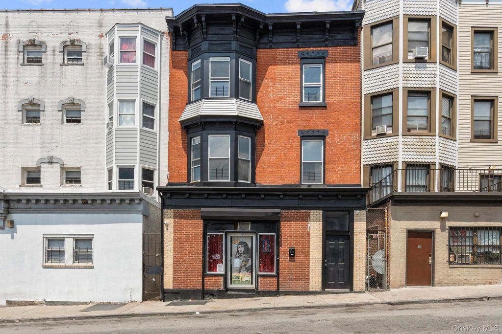 123 Elm Street, Yonkers, NY 10701 — exterior