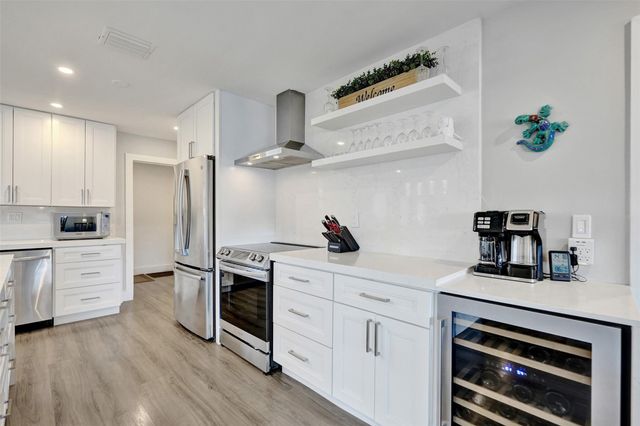 310 SE 13th Court, Pompano Beach, FL 33060