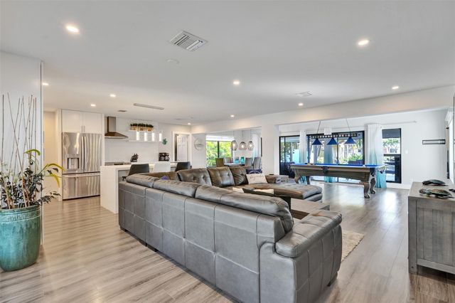 310 SE 13th Court, Pompano Beach, FL 33060