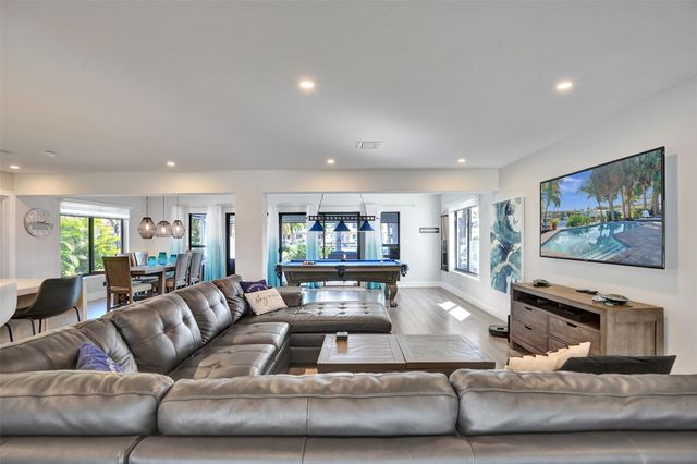 310 SE 13th Court, Pompano Beach, FL 33060