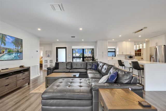 310 SE 13th Court, Pompano Beach, FL 33060