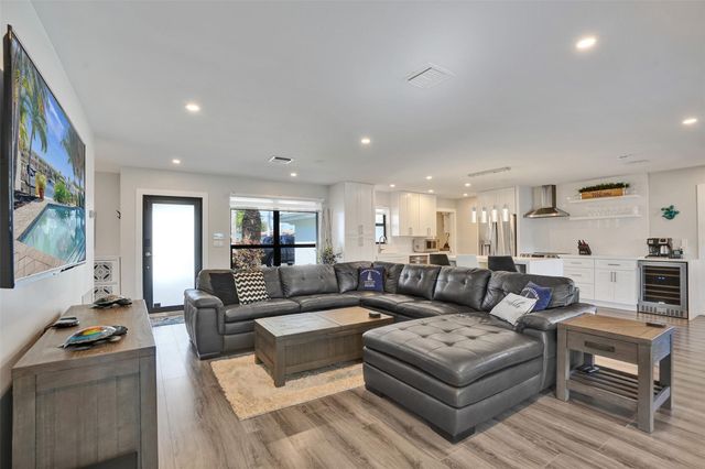 310 SE 13th Court, Pompano Beach, FL 33060