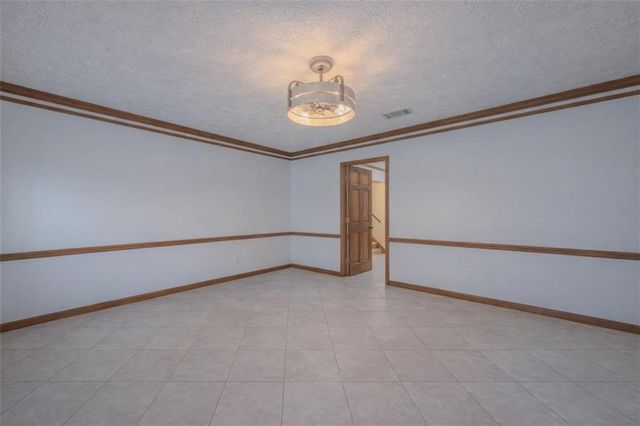 866 Foxfire Drive, Lawrenceville, GA 30044