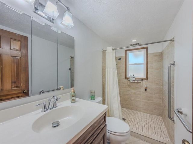 866 Foxfire Drive, Lawrenceville, GA 30044