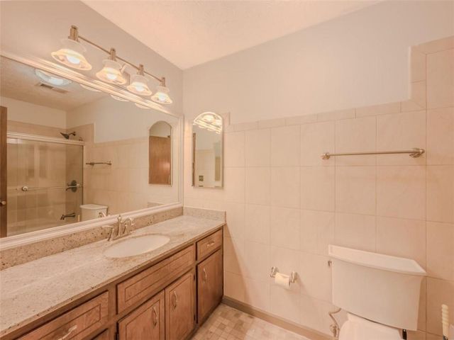 866 Foxfire Drive, Lawrenceville, GA 30044