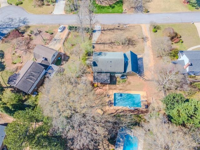 866 Foxfire Drive, Lawrenceville, GA 30044