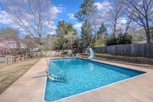 866 Foxfire Drive, Lawrenceville, GA 30044