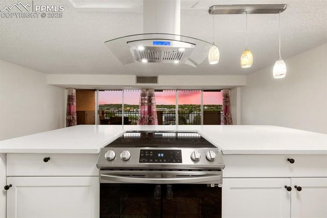 411 Lakewood Circle B430, Colorado Springs, CO 80910