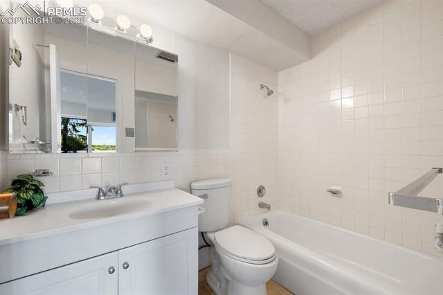 411 Lakewood Circle B430, Colorado Springs, CO 80910