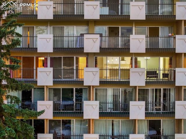 411 Lakewood Circle B430, Colorado Springs, CO 80910