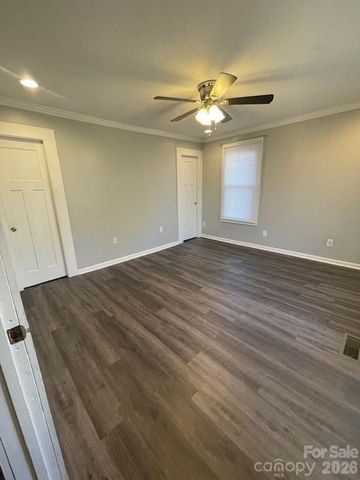 443 17th Street, Cramerton, NC 28032