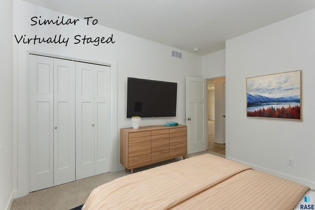 209 Plainside Ave, Harrisburg, SD 57032