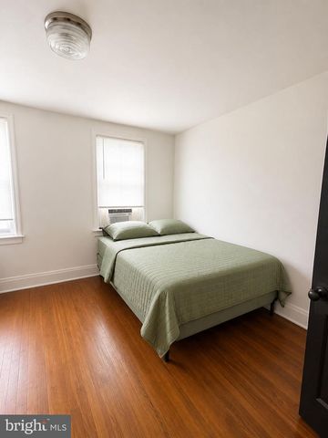 2708 E OLIVER ST, Baltimore, MD 21213