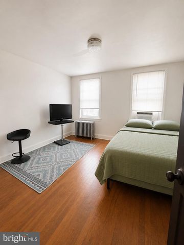 2708 E OLIVER ST, Baltimore, MD 21213