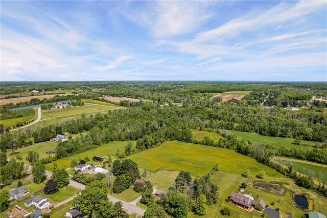 2041 Sherburne Road, Walworth, NY 14568
