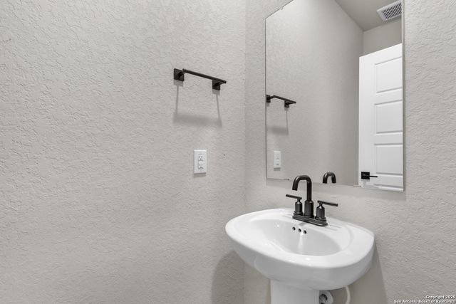 10215 Red London, San Antonio, TX 78239