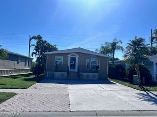 1105 Silver Lakes BLVD, Naples, FL 34114