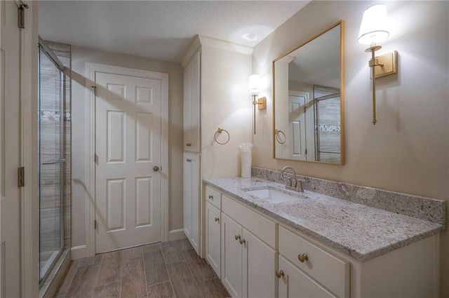 12549 Connell Drive, Overland Park, KS 66213