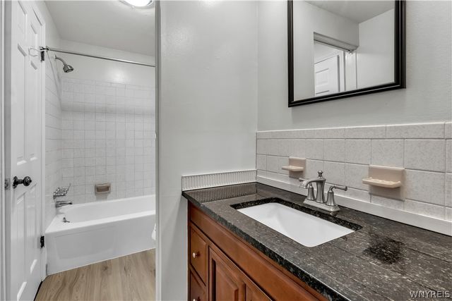 25 Oakbrook Drive C, Amherst, NY 14221