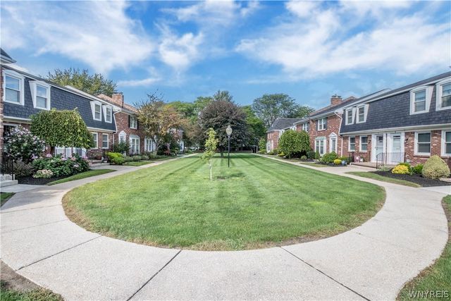 25 Oakbrook Drive C, Amherst, NY 14221