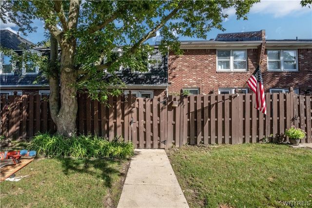 25 Oakbrook Drive C, Amherst, NY 14221