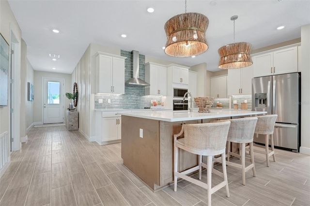 981 FIESTA KEY CIRCLE, Lady Lake, FL 32159