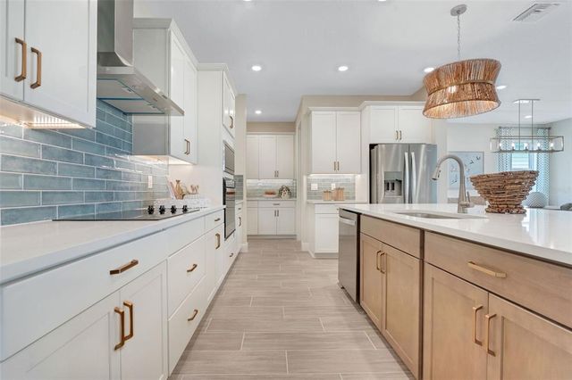 981 FIESTA KEY CIRCLE, Lady Lake, FL 32159