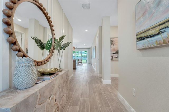 981 FIESTA KEY CIRCLE, Lady Lake, FL 32159