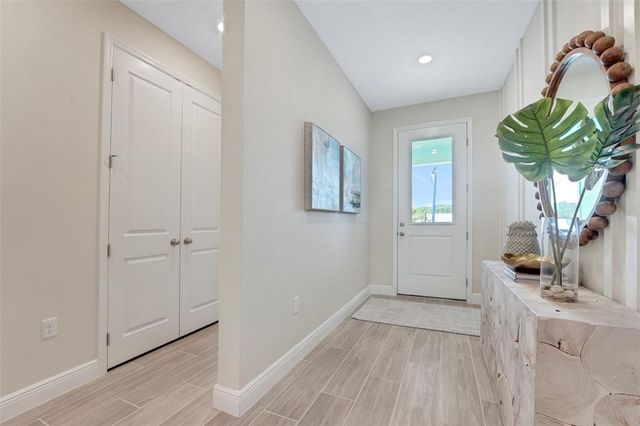 981 FIESTA KEY CIRCLE, Lady Lake, FL 32159