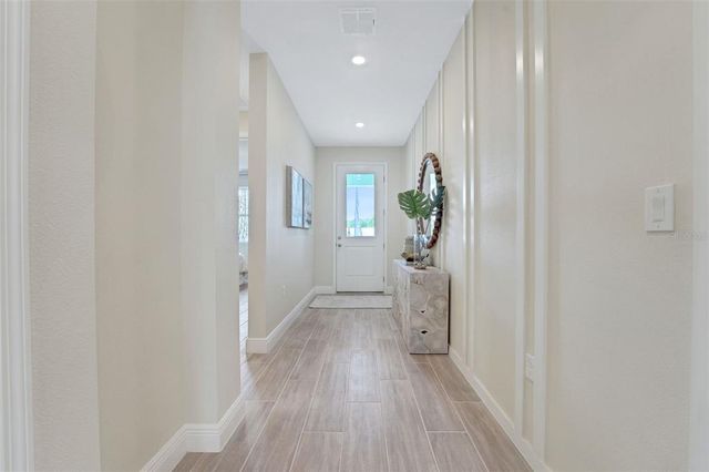 981 FIESTA KEY CIRCLE, Lady Lake, FL 32159