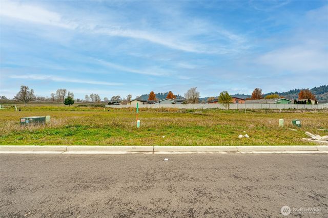 2011 Henderson Way, Longview, WA 98632