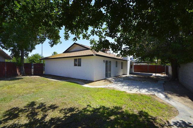 4952 E Huntington Avenue, Fresno, CA 93727