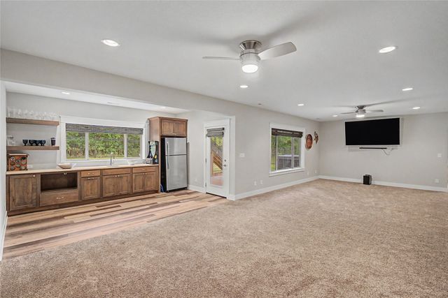 2205 NE Heritage Drive, Grimes, IA 50111
