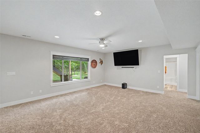 2205 NE Heritage Drive, Grimes, IA 50111