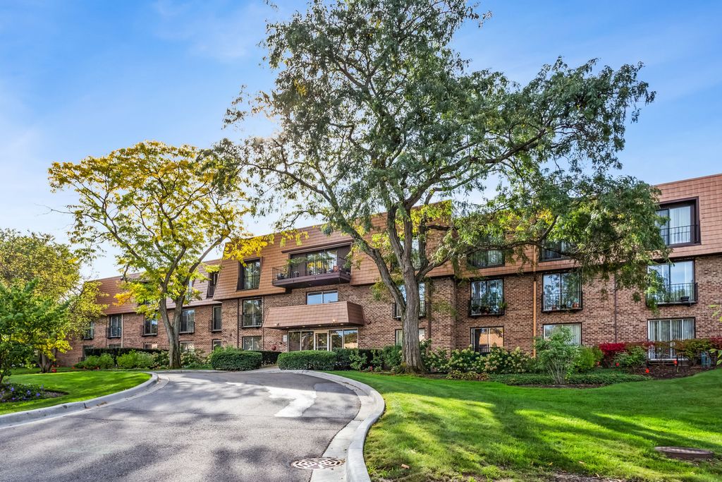 3900 Dundee Road 304, Northbrook, IL 60062 — exterior