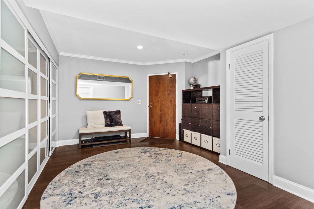 3900 Dundee Road 304, Northbrook, IL 60062 — photo 3