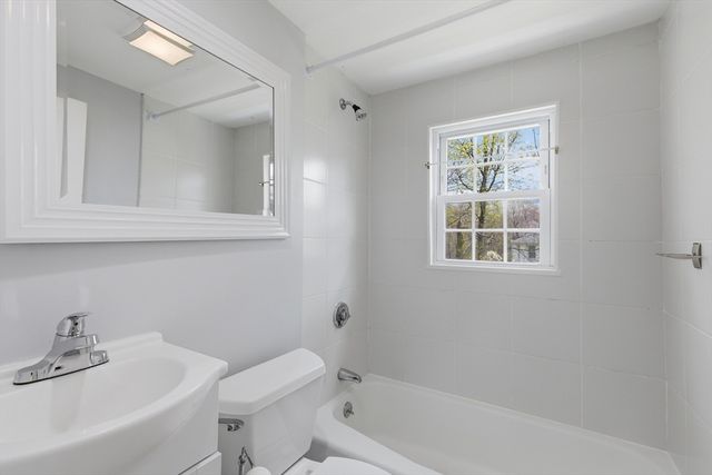 991-993 Massachusetts Ave, Lexington, MA 02420