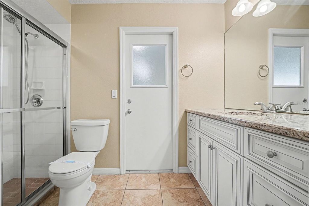 Image 11 of property listing at 122 COSTA LOOP, Auburndale, FL 33823