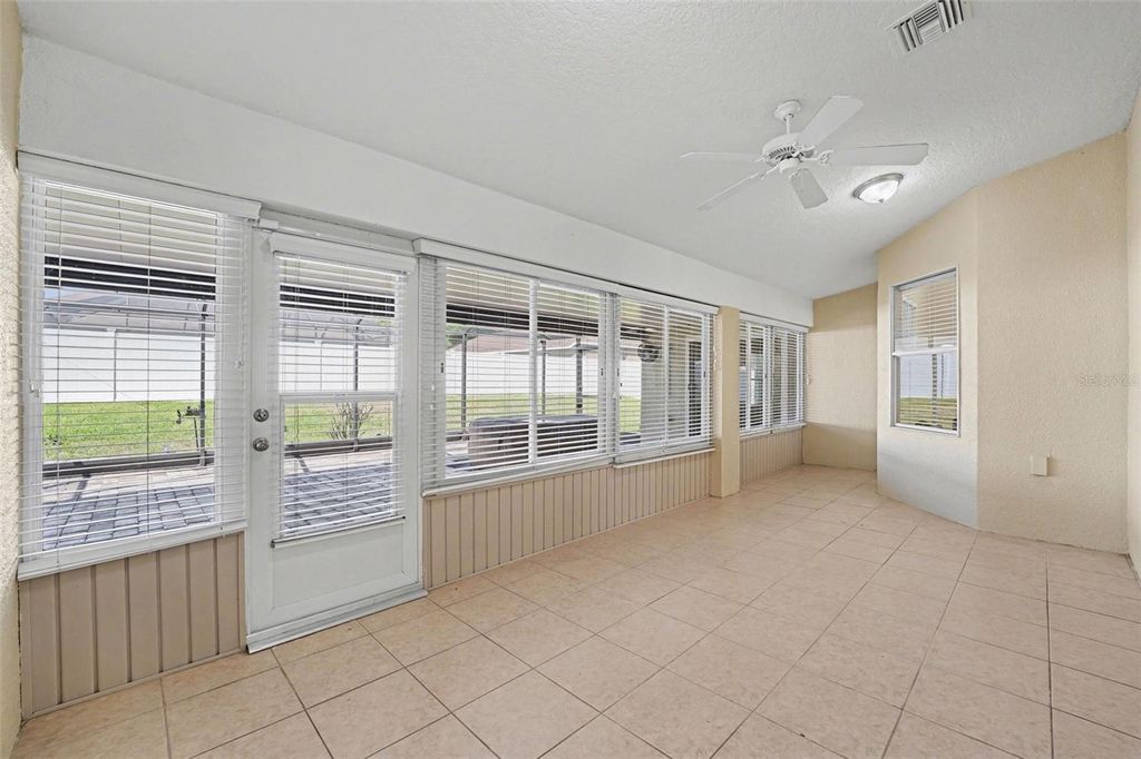 Image 27 of property listing at 122 COSTA LOOP, Auburndale, FL 33823
