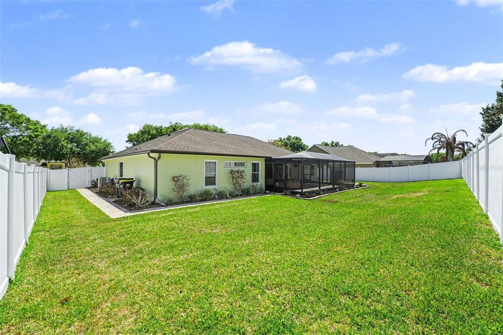 Image 30 of property listing at 122 COSTA LOOP, Auburndale, FL 33823