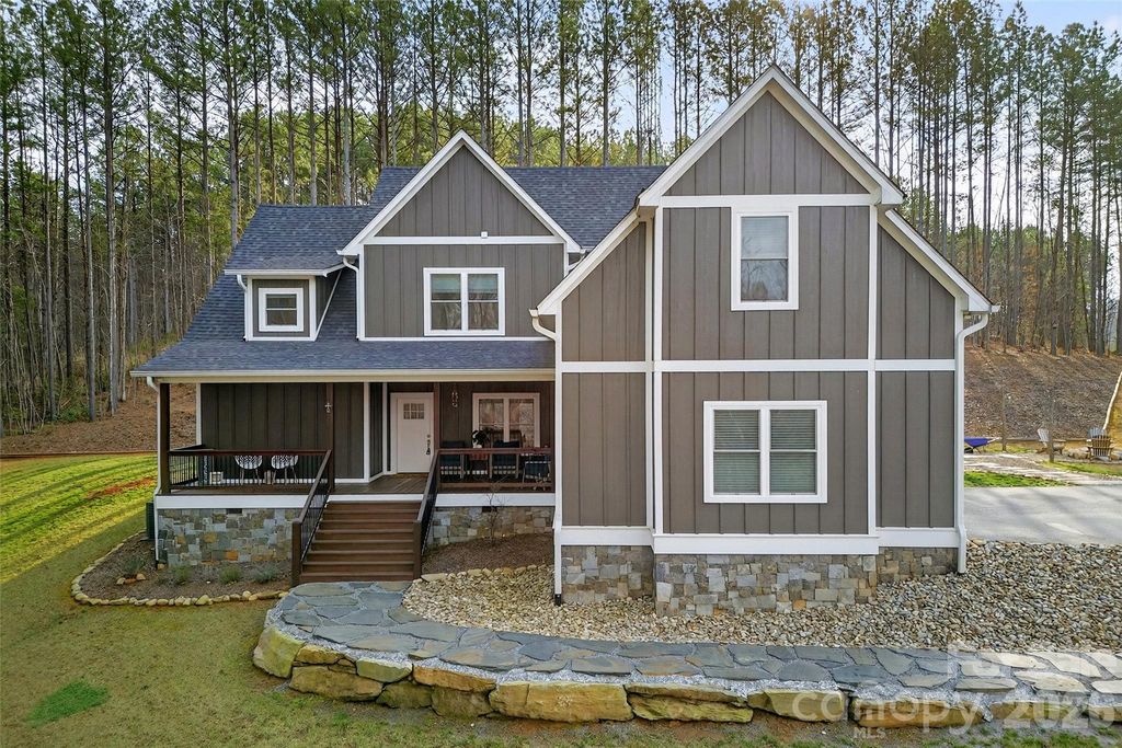 201 Wright Road, Marion, NC 28752