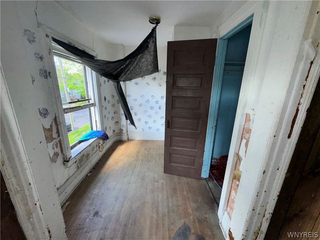 1018 Cleveland Avenue, Niagara Falls, NY 14305