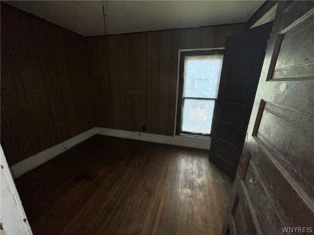 1018 Cleveland Avenue, Niagara Falls, NY 14305