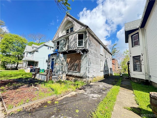 1018 Cleveland Avenue, Niagara Falls, NY 14305