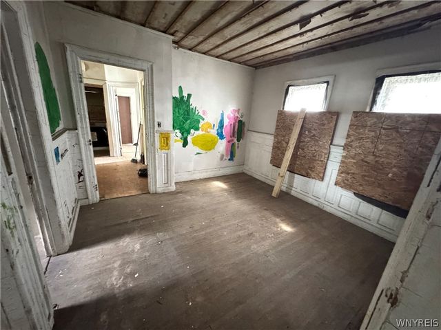 1018 Cleveland Avenue, Niagara Falls, NY 14305