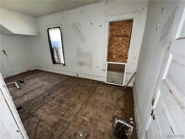 1018 Cleveland Avenue, Niagara Falls, NY 14305