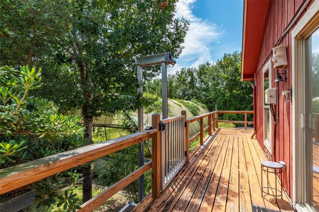 631 E Shore Drive, Clear Lake Shores, TX 77565