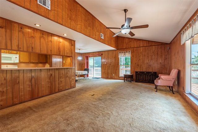 631 E Shore Drive, Clear Lake Shores, TX 77565