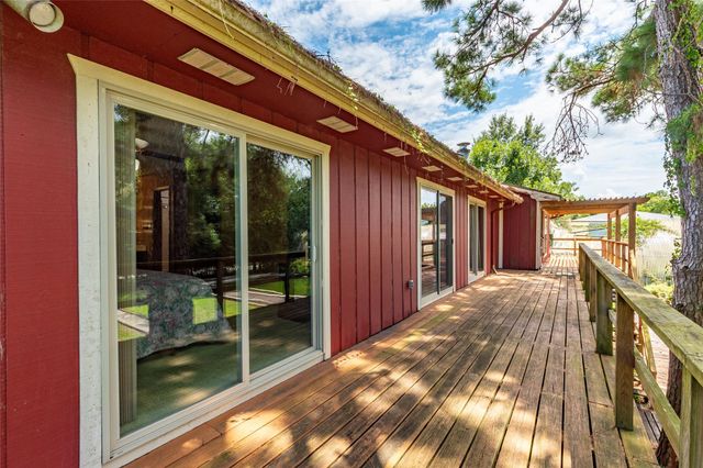 631 E Shore Drive, Clear Lake Shores, TX 77565